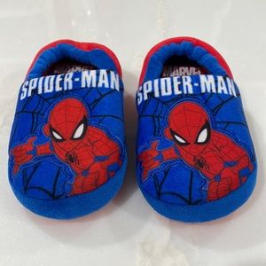 Spider- man slippers size L 9/10